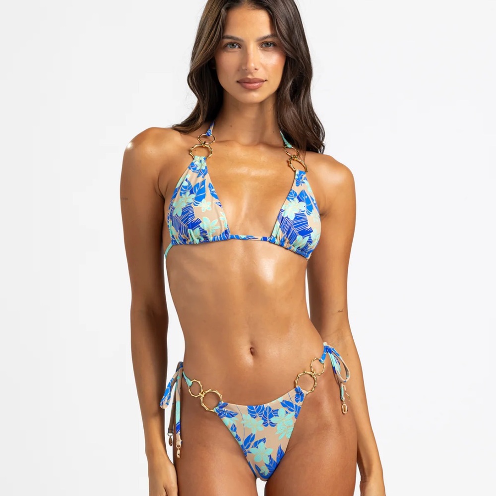 Shannon Triangle - Blue Jungle Floral